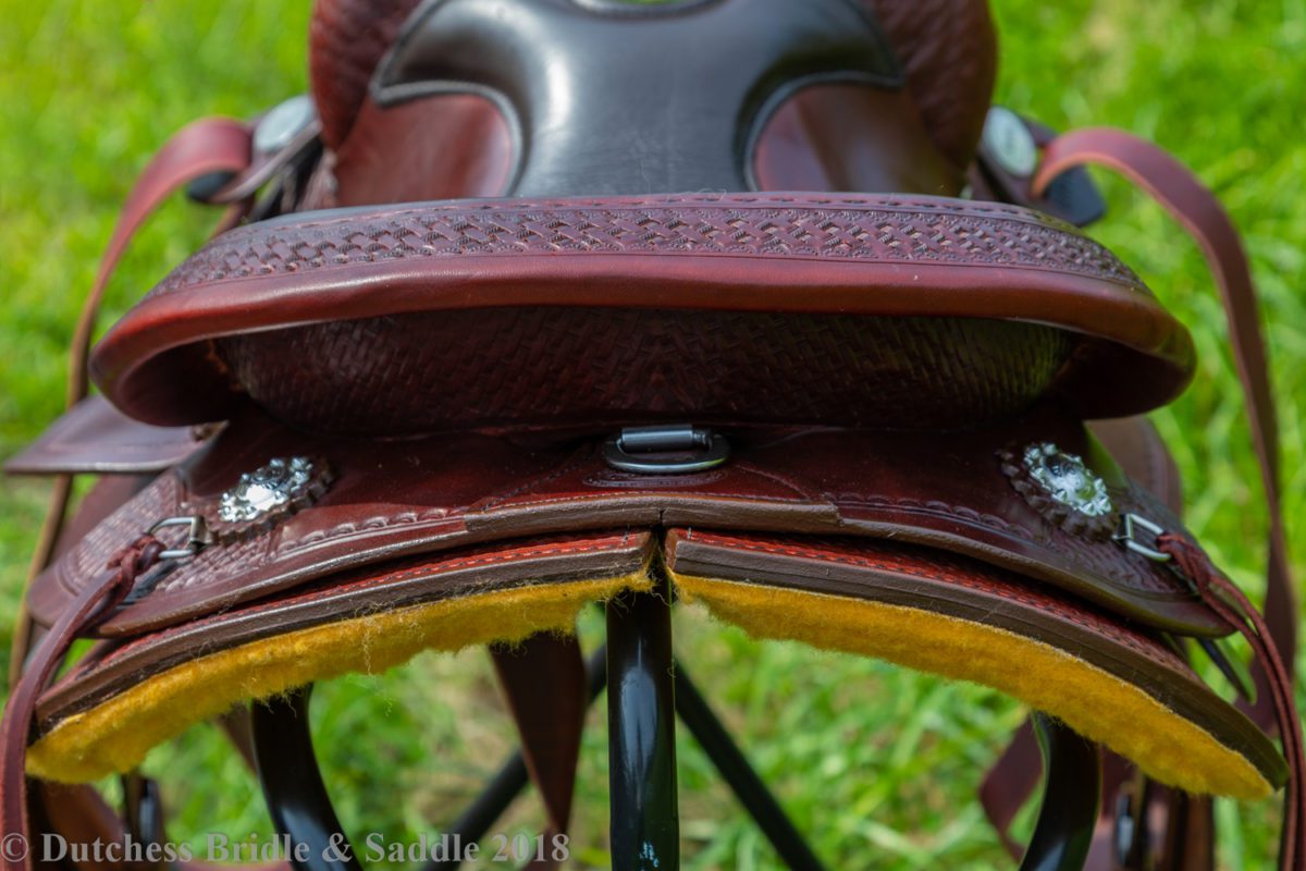 Crates Classic Trail Saddle cantle