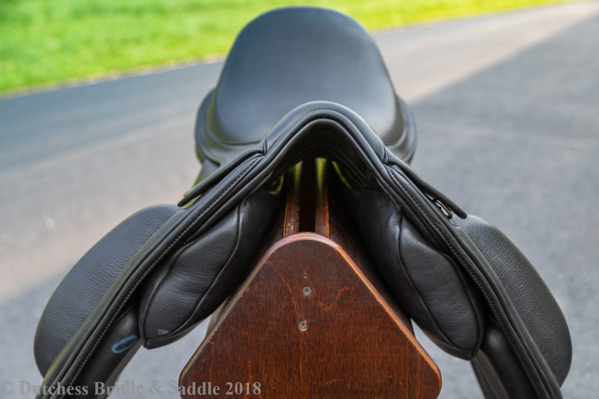 Fairfax Gareth Monoflap dressage saddle adjustable shoulder blocks
