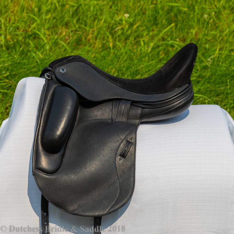 Veritas Novus Dressage saddle profile
