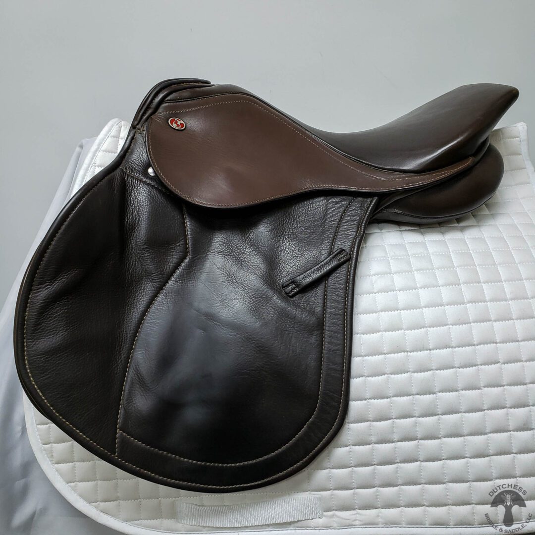 used Kieffer Kieffer 17" brown GP horse leather saddle 6" narrow fit gullet 