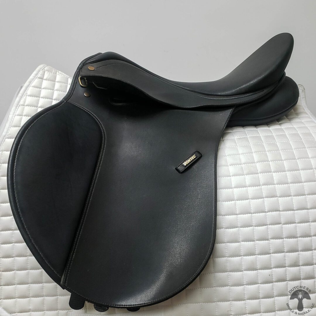 Wintec 18” Wintec AP Saddle Black, Changeable Gullet - Blue M/W currently fitted 