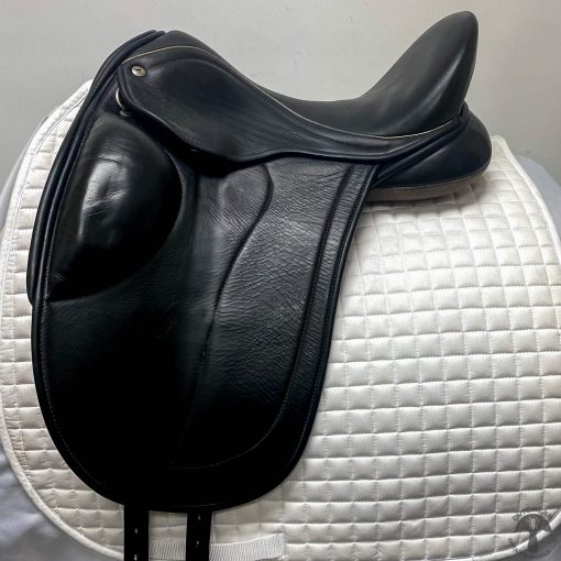 Black Country Dressage Saddle 1011 profile