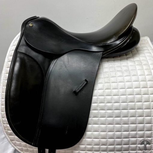 County competitor Dressage saddle 1033 Profile