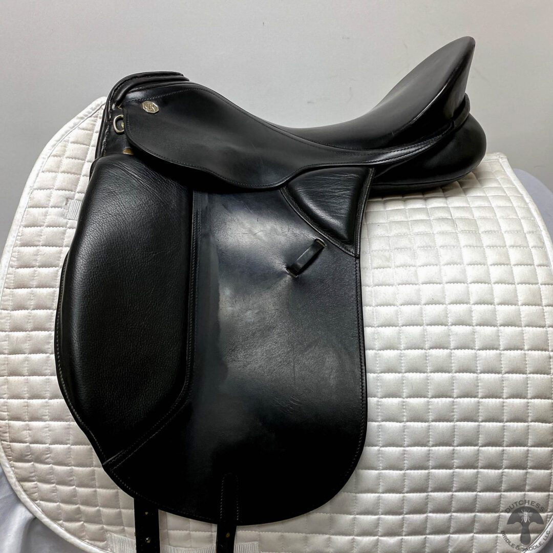 Kieffer Kieffer black leather dressage saddle 