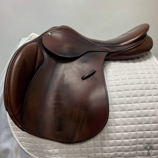 County Conquest Jump Saddle 1101 Left
