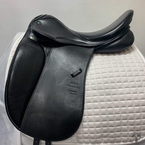 Stubben Genesis de Luxe D Dressage Saddle 1099 Left