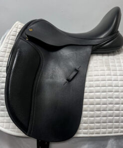 2123 Black Country Eloquence Dressage Saddle Profile