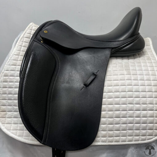 2123 Black Country Eloquence Dressage Saddle Profile